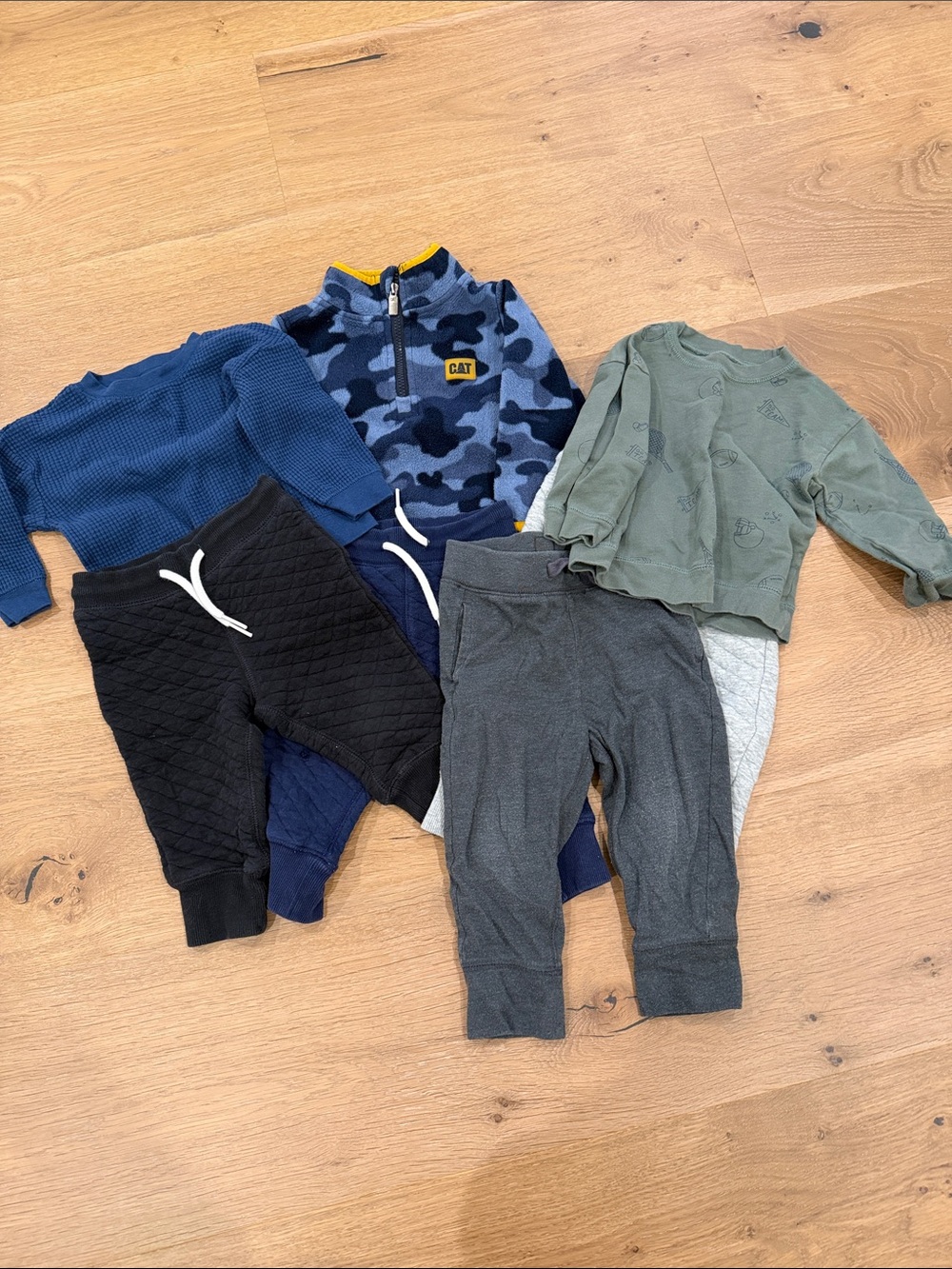 GAP Kids Mixed Joggers & Sweatpants Bundle in Navy, Black, Olive, Gray